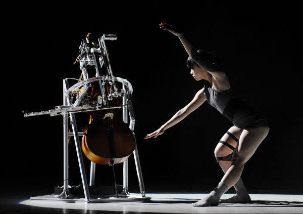 Photo Flash: Taiwan's Cloud Gate 2 Rehearses 'Spring Riot' Dance Image