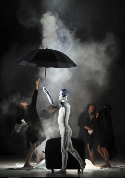 Photo Flash: Taiwan's Cloud Gate 2 Rehearses 'Spring Riot' Dance  Image