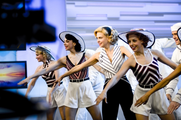 BWW Exclusive: Behind the Scenes with ANYTHING GOES at Good Morning America Image