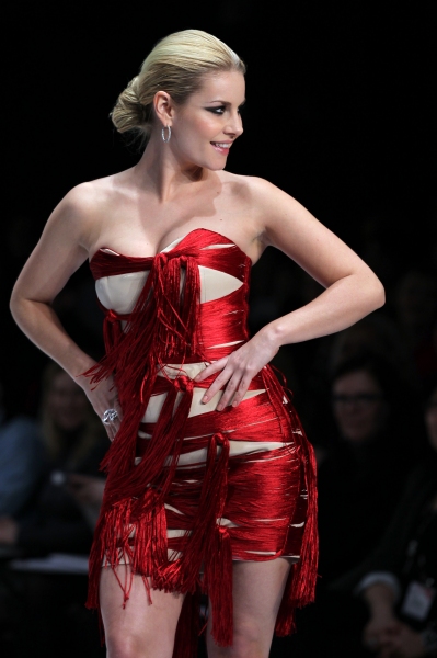 Photo Coverage: Elisha Cuthbert Models For Charity in Toronto 