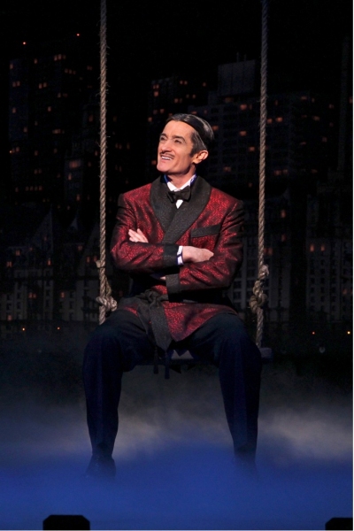 Photo Flash: Check Out the ADDAMS' New Family Photo Album! Image
