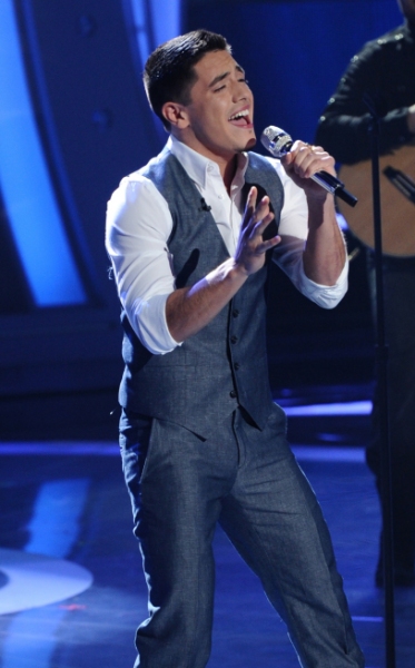 Photo Flash: AMERICAN IDOL Does Elton John Image