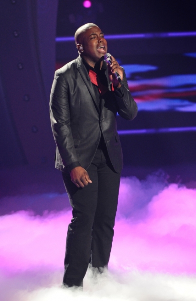 Photo Flash: AMERICAN IDOL Does Elton John Image