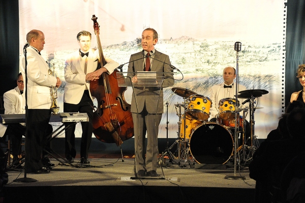 Photo Flash: Walters, Mizrahi, et al. at WAR HORSE Benefit Image