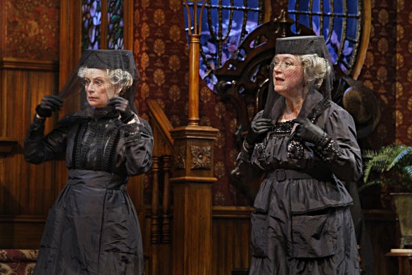 Photo Flash: ARSENIC AND OLD LACE Plays the Guthrie Image