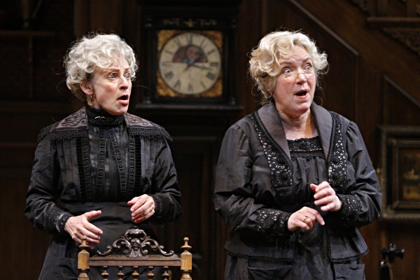 Photo Flash: ARSENIC AND OLD LACE Plays the Guthrie Image