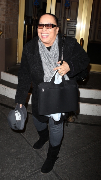 Photo Coverage: Christie Brinkley Greets Fans After Broadway Debut Image
