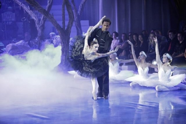 Photo Flash: Sugar Ray Leonard Leaves DANCING WITH THE STARS Image