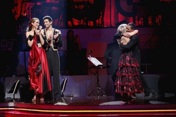 Photo Flash: Sugar Ray Leonard Leaves DANCING WITH THE STARS Image
