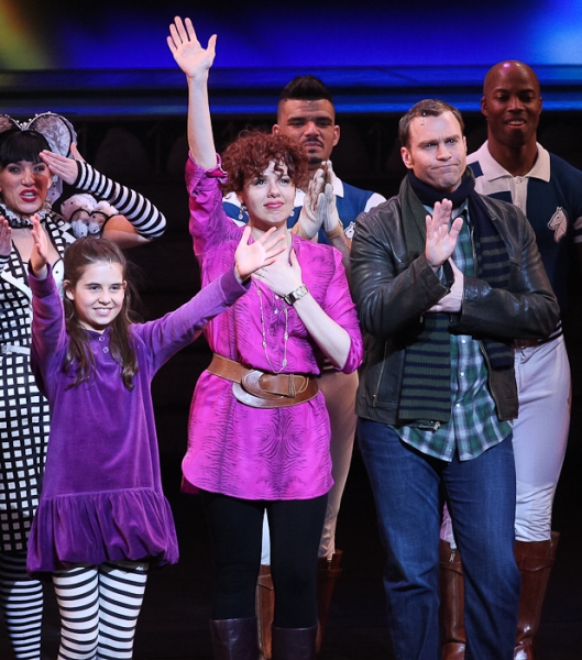 Carly Rose Sonenclar, Janet Dacal, Darren Ritchie and the cast of Wonderland Photo