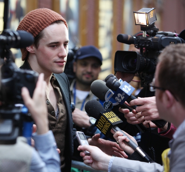 Photo Coverage: SPIDER-MAN: Turn Off the Dark Pre-Hiatus Cast at the Stage Door Image