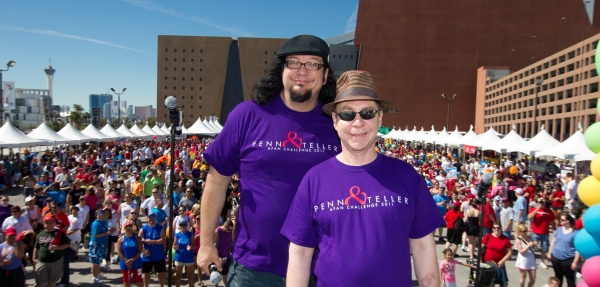  Penn & Teller, Grand Marshalls of the walk, pictured at The AFAN 21st ANNUAL AIDS WA Photo