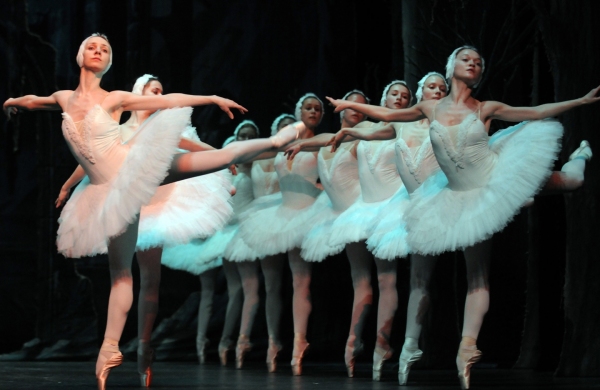 Photo Flash: St. Petersburg Ballet Theater Presents SWAN LAKE in Taiwan  Image