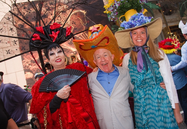 Photo Coverage: LUCKY GUY's Leslie Jordan Visits Easter Parade! Image