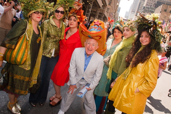 Photo Coverage: LUCKY GUY's Leslie Jordan Visits Easter Parade! Image