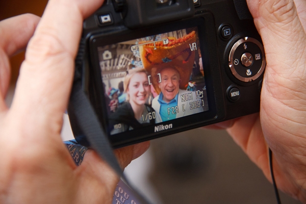 Photo Coverage: LUCKY GUY's Leslie Jordan Visits Easter Parade! Image