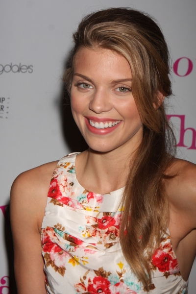 Photo Flash: LOVE, LOSS Welcomes Kelly, Sullivan et al. Image