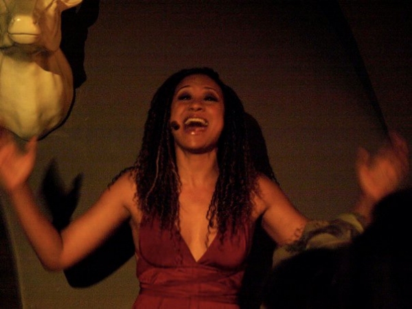 Traci Thoms Photo