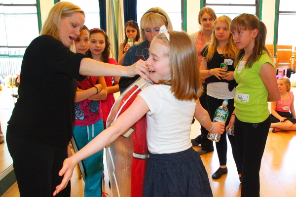 Photo Flash: ANNIE Past & Present at Broadway Artists Alliance Image
