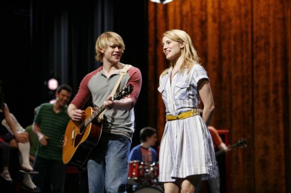 Photos and Audio: Tonight on GLEE- Fleetwood Mac Tribute! Image