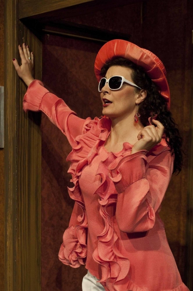 Photo Flash: Bickford Theatre's I HATE HAMLET Image