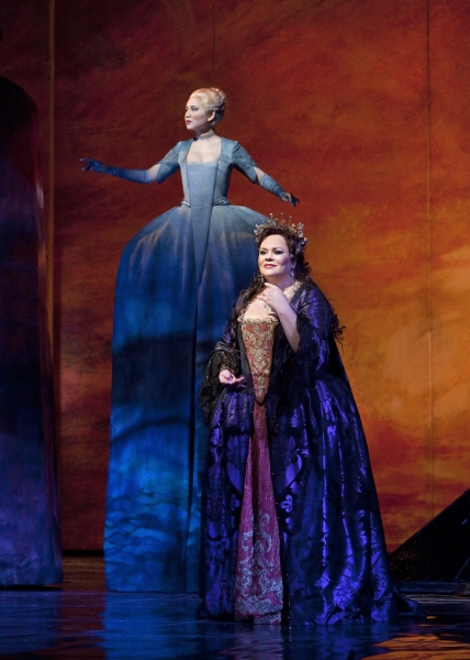 Lei Xu as Echo and Violeta Urmana as Ariadne Photo