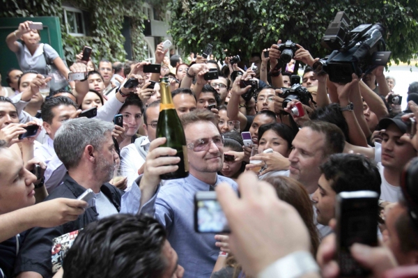 Photo Coverage: U2 Touches Down in Mexico as SPIDER-MAN Begins Previews  Image