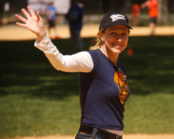 Photo Coverage: Tveit, CATCH ME, Falco & More Kick Off Broadway Show Softball League  Image