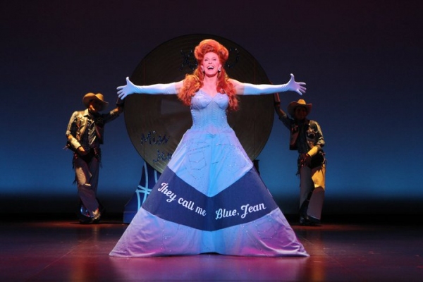 Photo Flash: LUCKY GUY Production Shots Released! Image