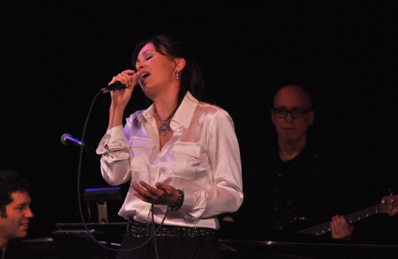 Photo Coverage: Linda Eder at The Town Hall Image