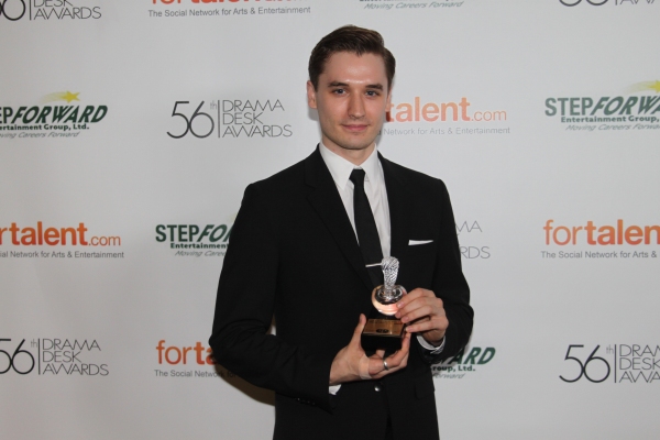 Seth Numrich accepting for War Horse Photo