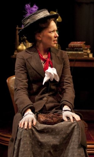 Elizabeth Bunch as Eliza Doolittle Photo