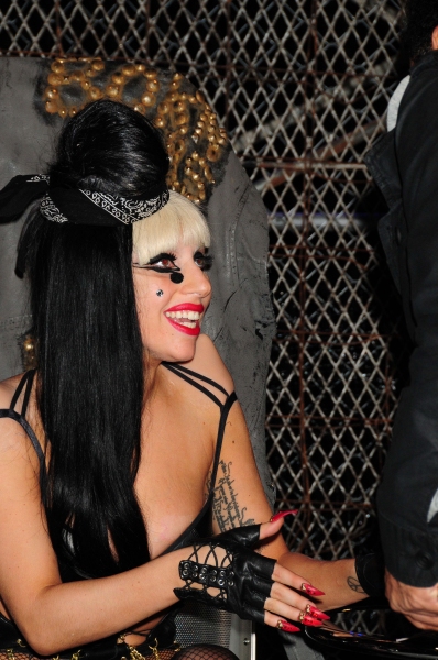 Photo Flash: Lady Gaga Signs Albums in NYC 