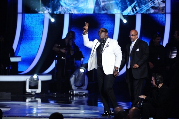Photo Flash: AMERICAN IDOL Season Finale - Lady Gaga, Beyonce, & More! Image