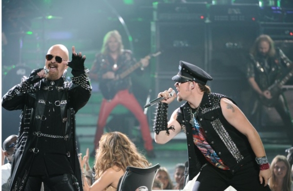 Photo Flash: AMERICAN IDOL Season Finale - Lady Gaga, Beyonce, & More! Image
