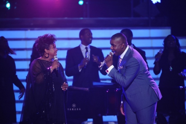 Photo Flash: AMERICAN IDOL Season Finale - Lady Gaga, Beyonce, & More! Image