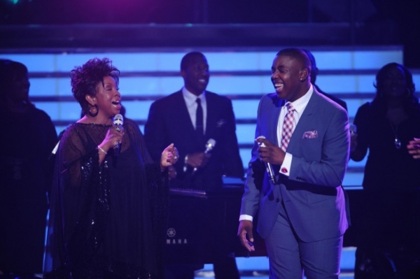 Photo Flash: AMERICAN IDOL Season Finale - Lady Gaga, Beyonce, & More! Image