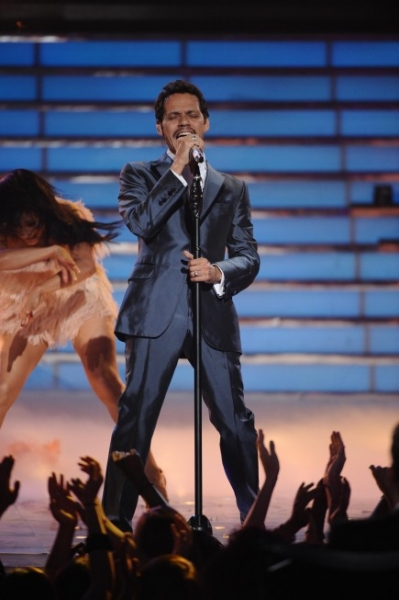 Photo Flash: AMERICAN IDOL Season Finale - Lady Gaga, Beyonce, & More! Image