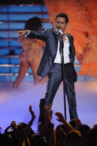 Photo Flash: AMERICAN IDOL Season Finale - Lady Gaga, Beyonce, & More! Image