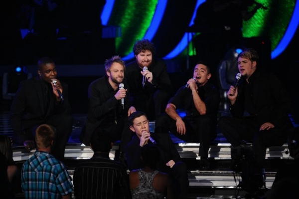 Photo Flash: AMERICAN IDOL Season Finale - Lady Gaga, Beyonce, & More! Image
