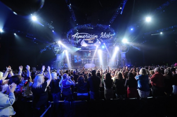 Photo Flash: AMERICAN IDOL Season Finale - Lady Gaga, Beyonce, & More! Image