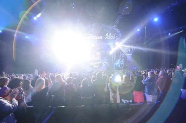 Photo Flash: AMERICAN IDOL Season Finale - Lady Gaga, Beyonce, & More! Image