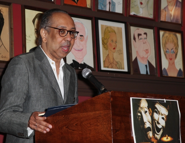 Photo Coverage: MORMON, Foster, Rylance & More Win Big at Outer Critics Circle Awards! Image