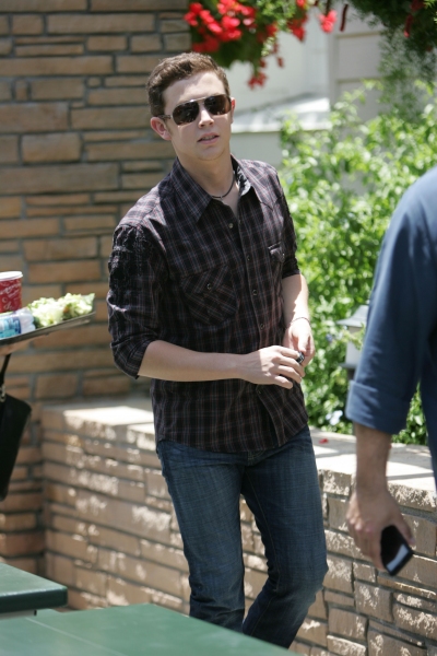 Photo Flash: Scotty McCreery Visits Disney World! Image