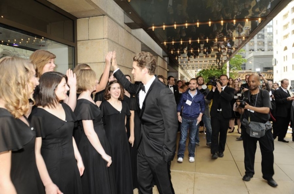 Photo Flash: Matthew Morrison Performs at Goodman Theatre Gala Image