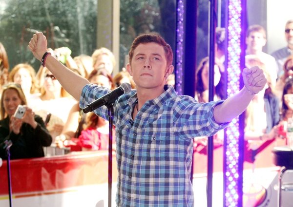 Photo Flash: AMERICAN IDOL's Scotty McCreery and Lauren Alaina Visit Today Show 