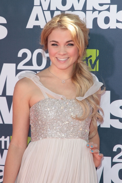 Photo Coverage: 2011 MTV Movie Awards Red Carpet Image