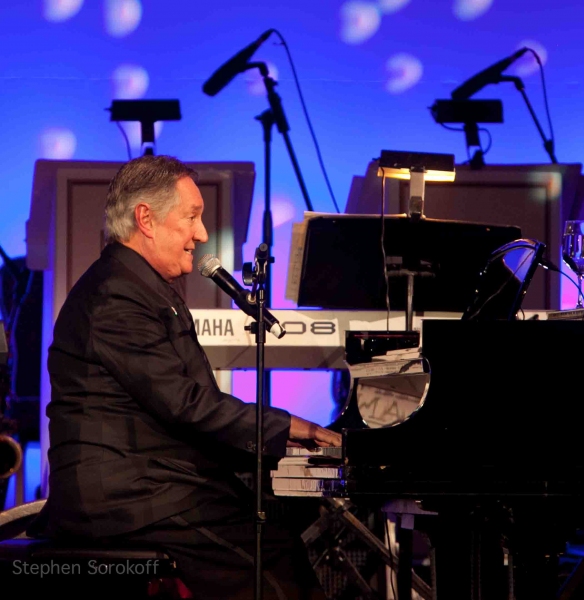 Photo Coverage: The Friar's Foundation Honors Connie Francis and Leonard A. Wilf at Applause Award Gala Image