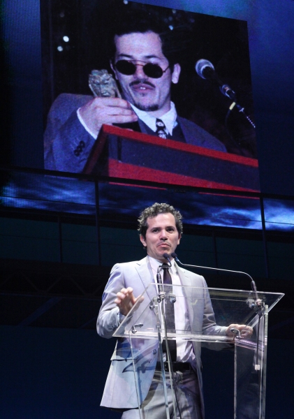 John Leguizamo Photo