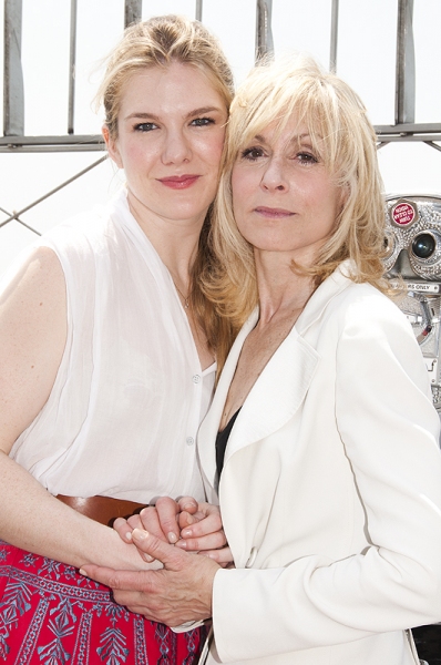 Photo Coverage: 2011 Tony Nominees Visit the Empire State Building! Image